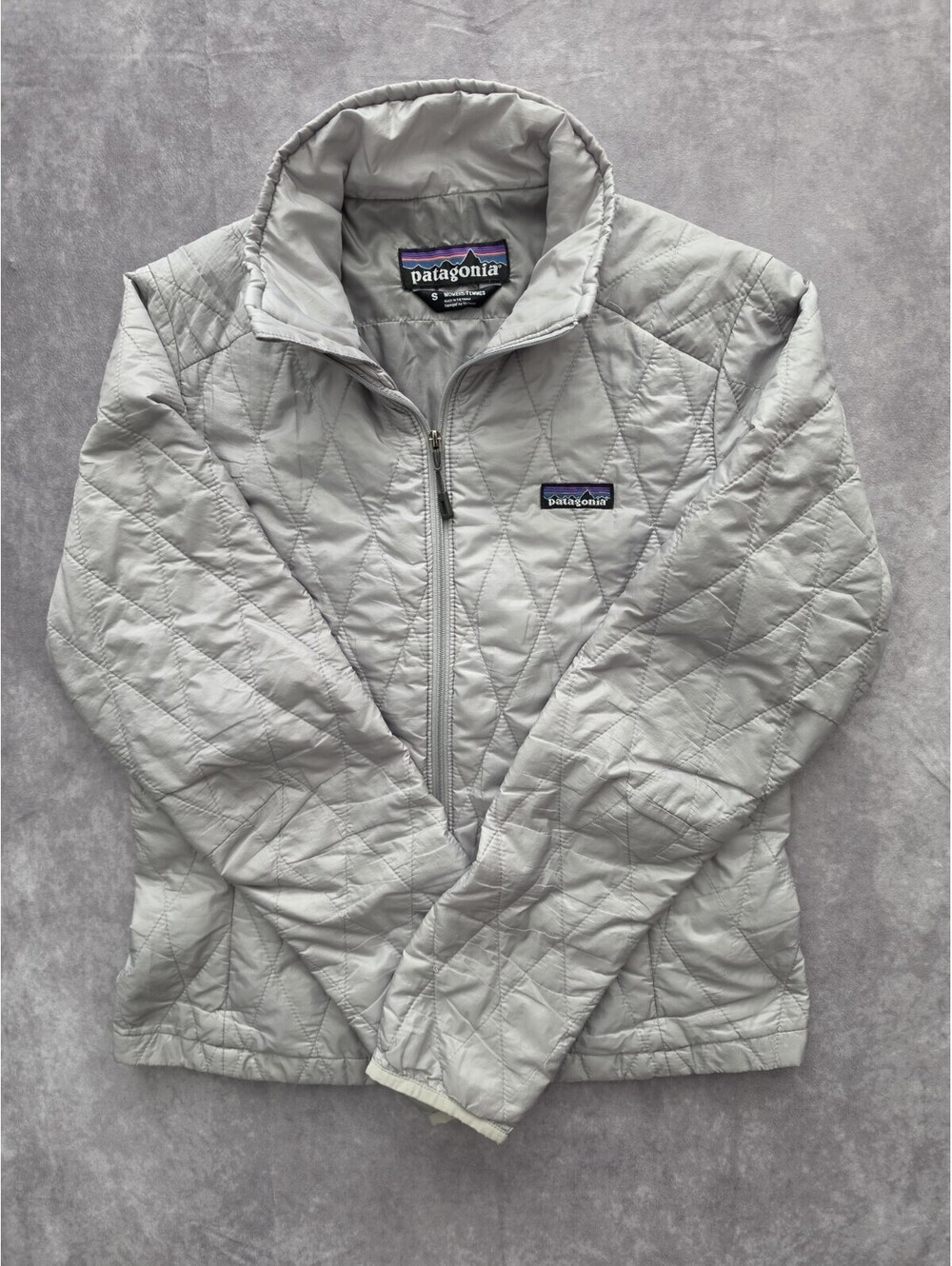 SKU0245 Patagonia Women’s Small Nano Puff Quilted Full Zip Jacket Light Gray